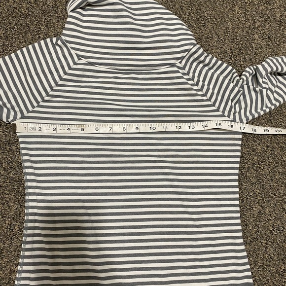 Gap Fit Gray And White Striped Cowl Turtleneck Active Wear Sweater Jacket Shirt - Picture 4 of 7